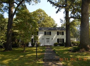 556 Glovenia St, Eden, NC 27288