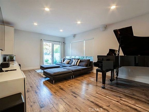 5th image of 1530 Marine Ave