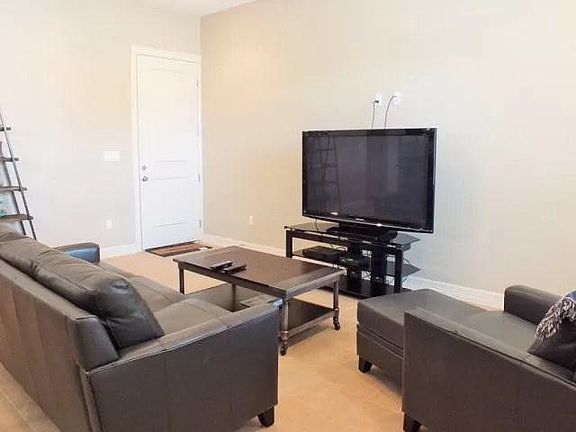 3rd image of 104 W Morningside Dr #1