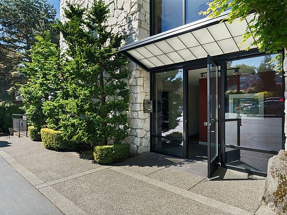 4th image of 6201 Lake Washington Boulevard NE #308