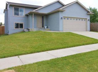 4988 Castleview Dr NW, Rochester, MN 55901