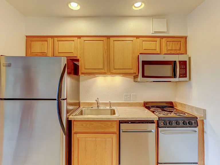 Riva Ridge Apartments — Photo 22