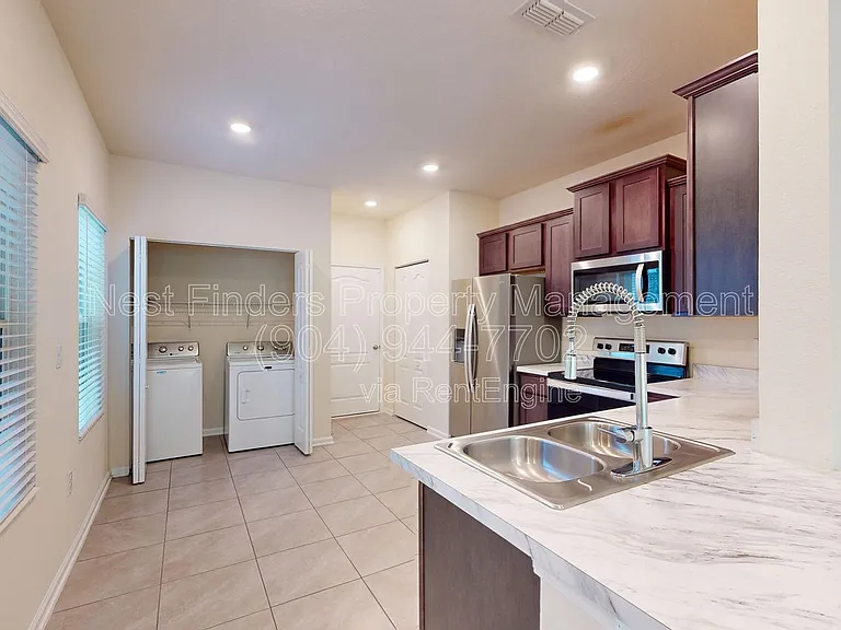 373 Aralia Ln — Photo 6