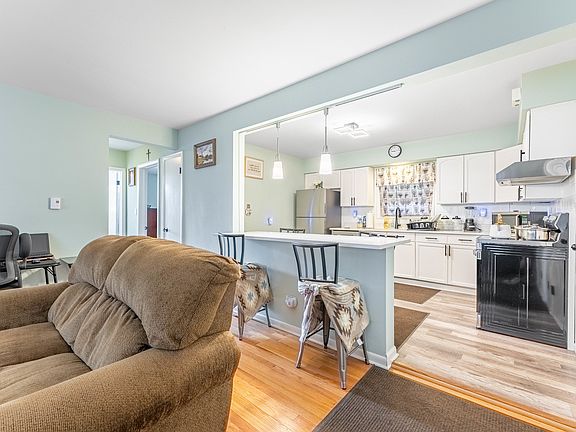 5th image of 839 Lathrop Ave APT 1E