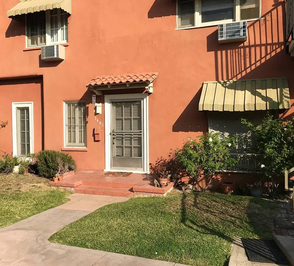 2 bed, 1100 sqft, $3,000 — Photo 1