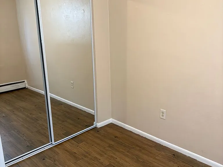 1015 York Ave — Photo 38