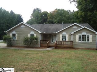 1016 Willow Branch Dr, Simpsonville, SC 29680