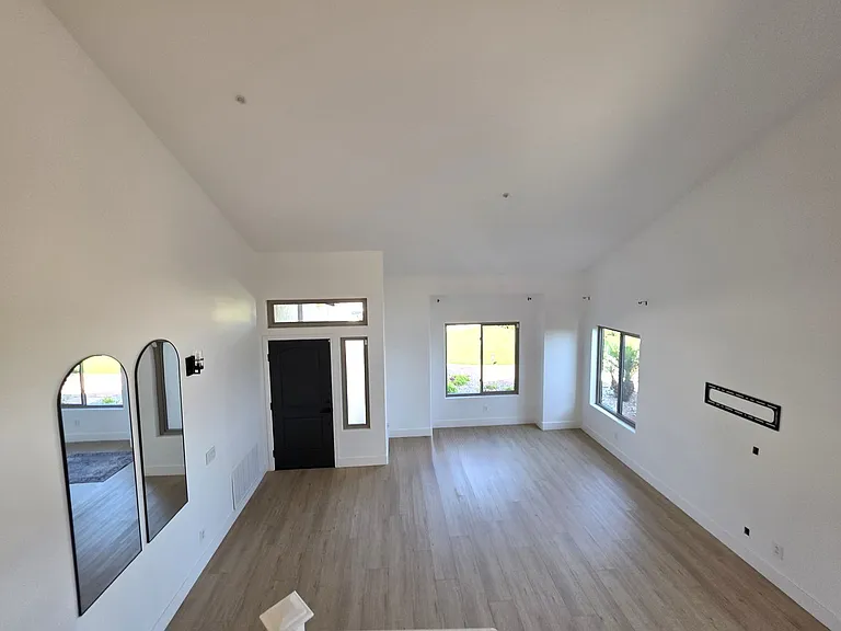 8531 Tyler St — Photo 5