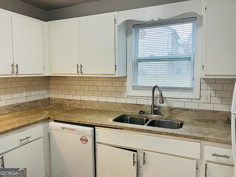 907 Silverwood Dr #907 — Photo 6