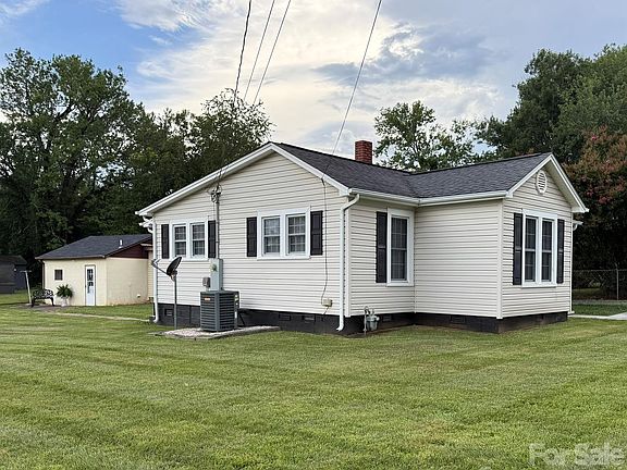 2nd image of 108 Fletcher St