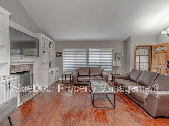 3rd image of 1537 Fairwood Way