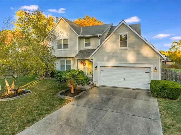 4049 SW Clipper Ln, Lees Summit, MO 64082