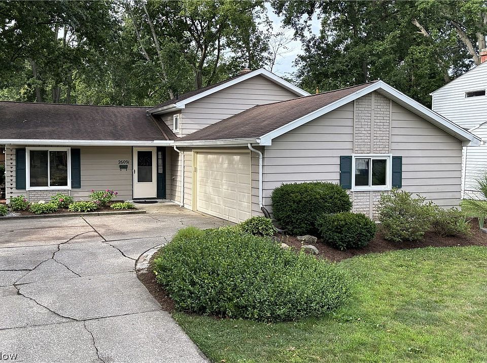 1st image of 26091 Redwood Dr