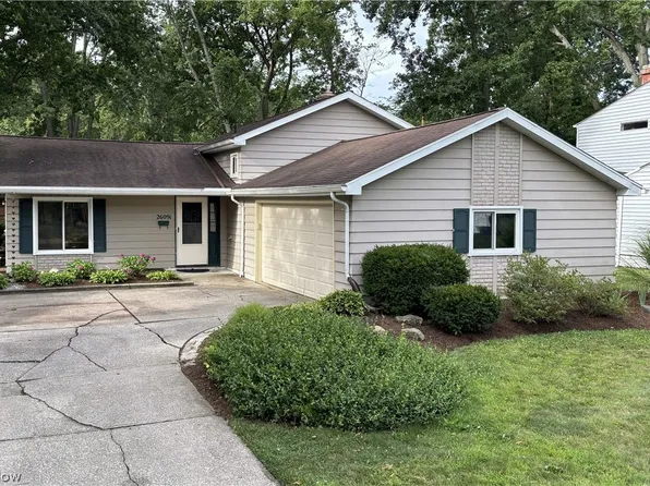 26091 Redwood Dr, Olmsted Falls, OH 44138