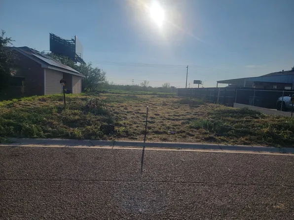 129 Asturias Ave, Laredo, TX 78046