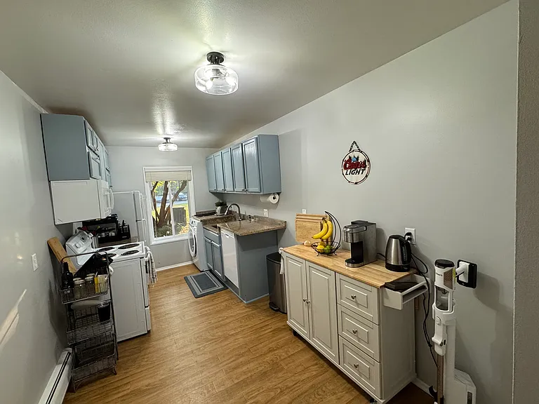 3927 Benjamin Ave #2 — Photo 2