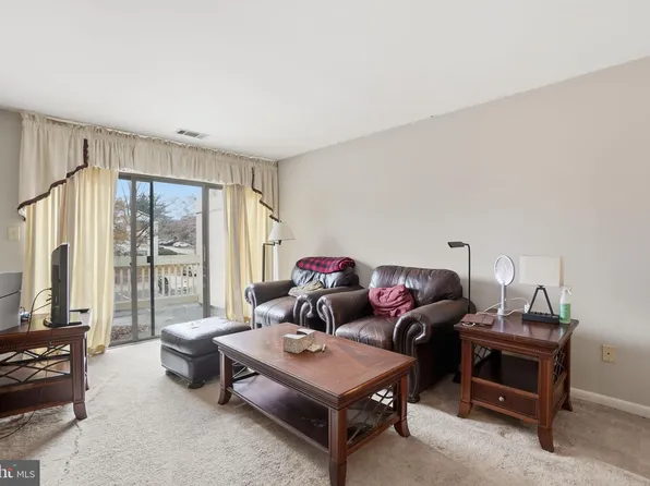 5772 Rexford Ct, Springfield, VA 22152