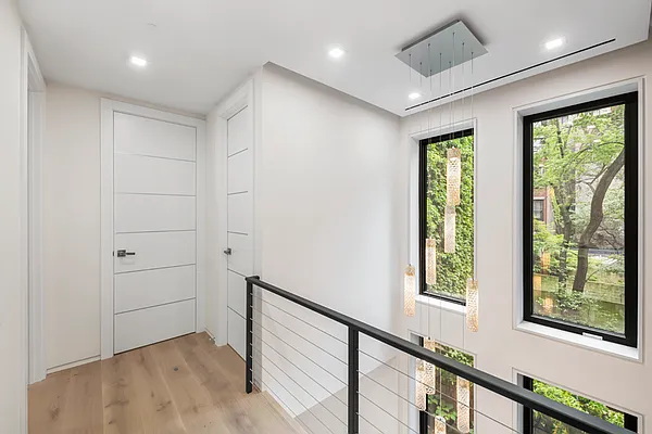 Sold by Vandenberg | media 21