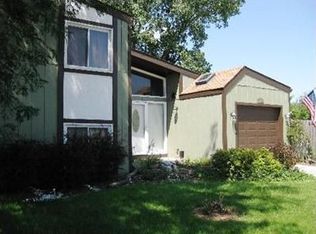 8128 Park Crest Dr, Darien, IL 60561