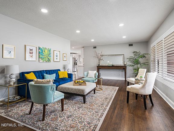 3rd image of 3715 LEEWOOD Lane