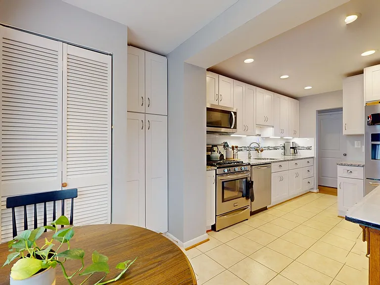 3502 Stark St — Photo 14