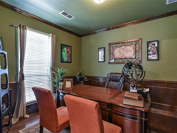 3rd image of 1801 Empire Cir