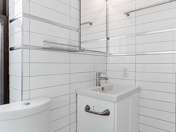 5th image of 48 Bedford St #2C