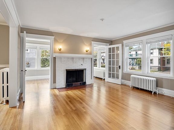 4th image of 31 Brandon Rd #2