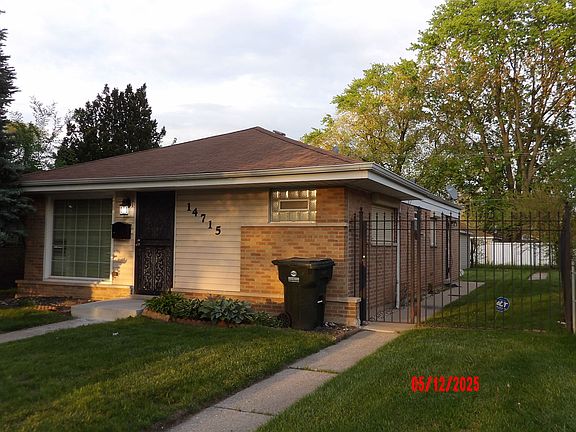 3rd image of 14715 Kenwood Ave