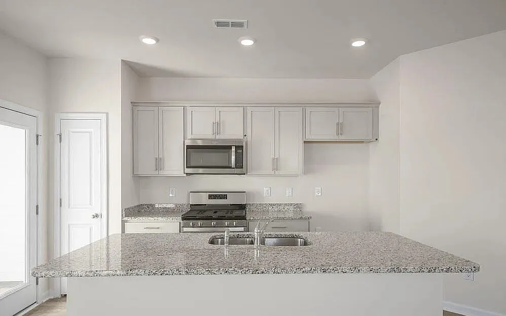 Building Photo - 204 Starlight St