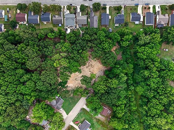 4th image of 3808 Twin Oak Dr