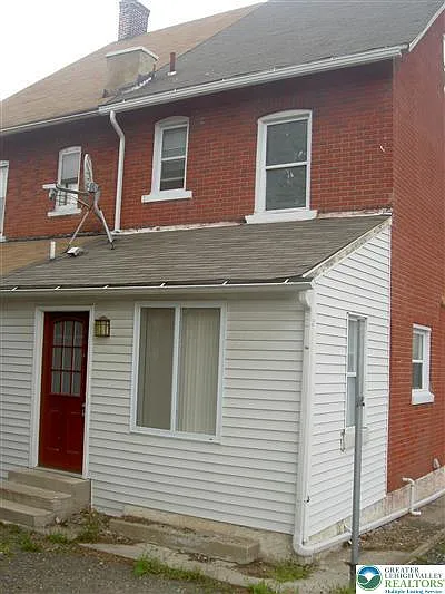 110 E Raspberry St — Photo 17