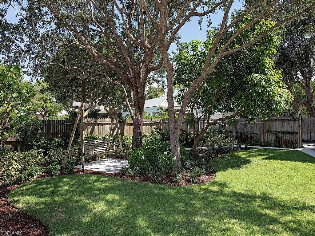 4 bed, 4.0 bath, 3702 sqft, $42,500 — Photo 2