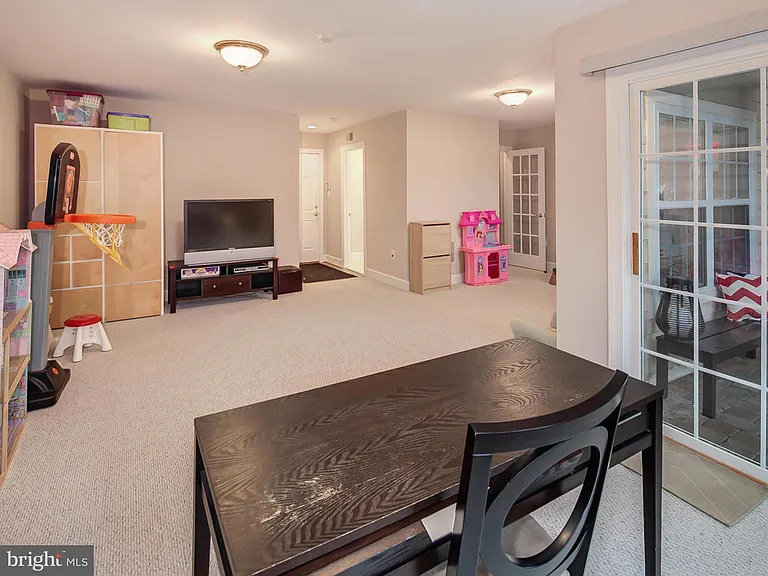2958 Thompson Park Ln — Photo 32