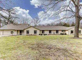 18723 Sunlight Ln, Huntertown, IN 46748