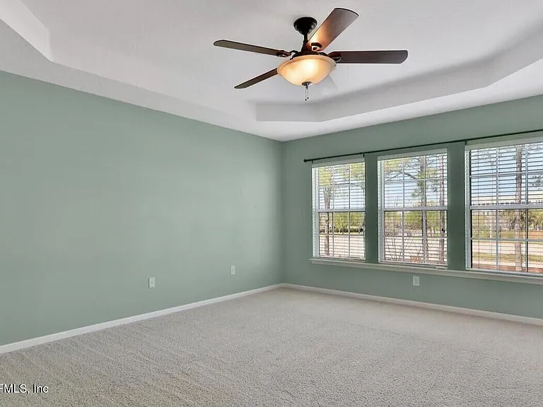 11225 N Castlemain Cir — Photo 18