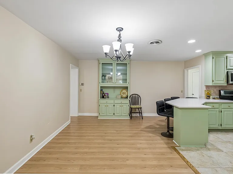 3317 Marcus Dr — Photo 10