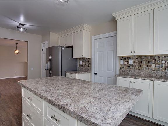 4th image of 1428 Chesterbrook Dr