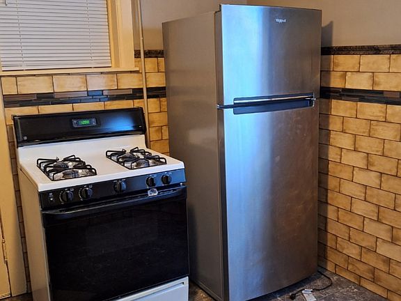 3rd image of 4215 N Campbell Ave