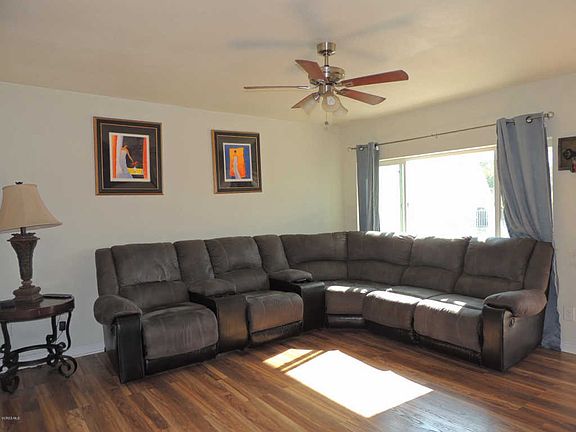 4th image of 727 Blaine Ave