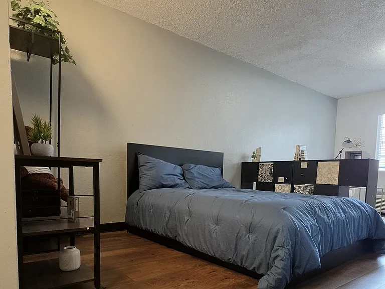 4640 Main