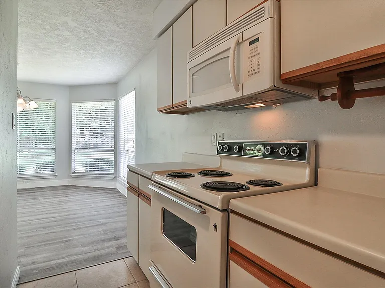 10910 Scenic Dr — Photo 20