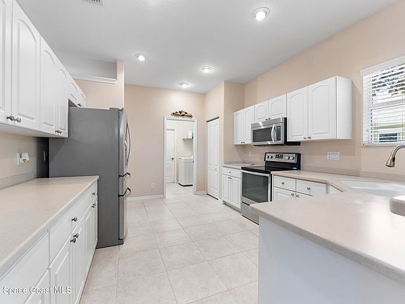 4th image of 620 Brockton Way