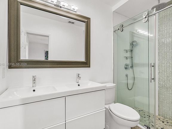 3rd image of 1040 N Royal Poinciana Blvd #1