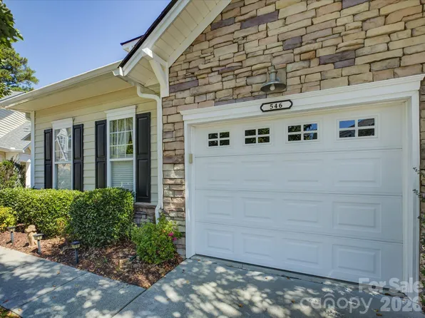 546 Pine Links Dr, Tega Cay, SC 29708