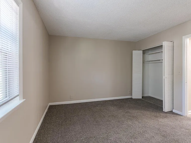 The Residences at Stonebrook Apartment Homes — Photo 9