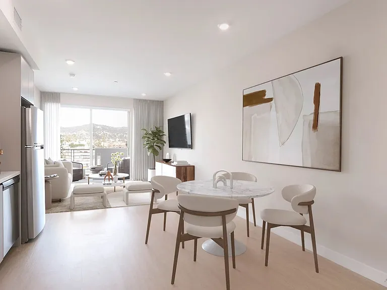 4660 Melrose — Photo 25