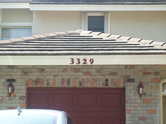 2nd image of 3329 Lake Shore Dr