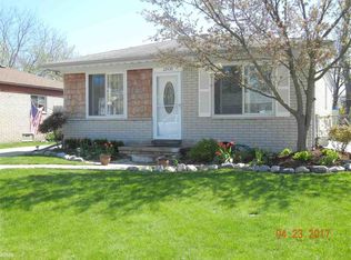 22430 Milner St, Saint Clair Shores, MI