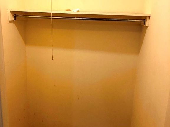 3rd image of 4601 N Clarendon Ave #207RA